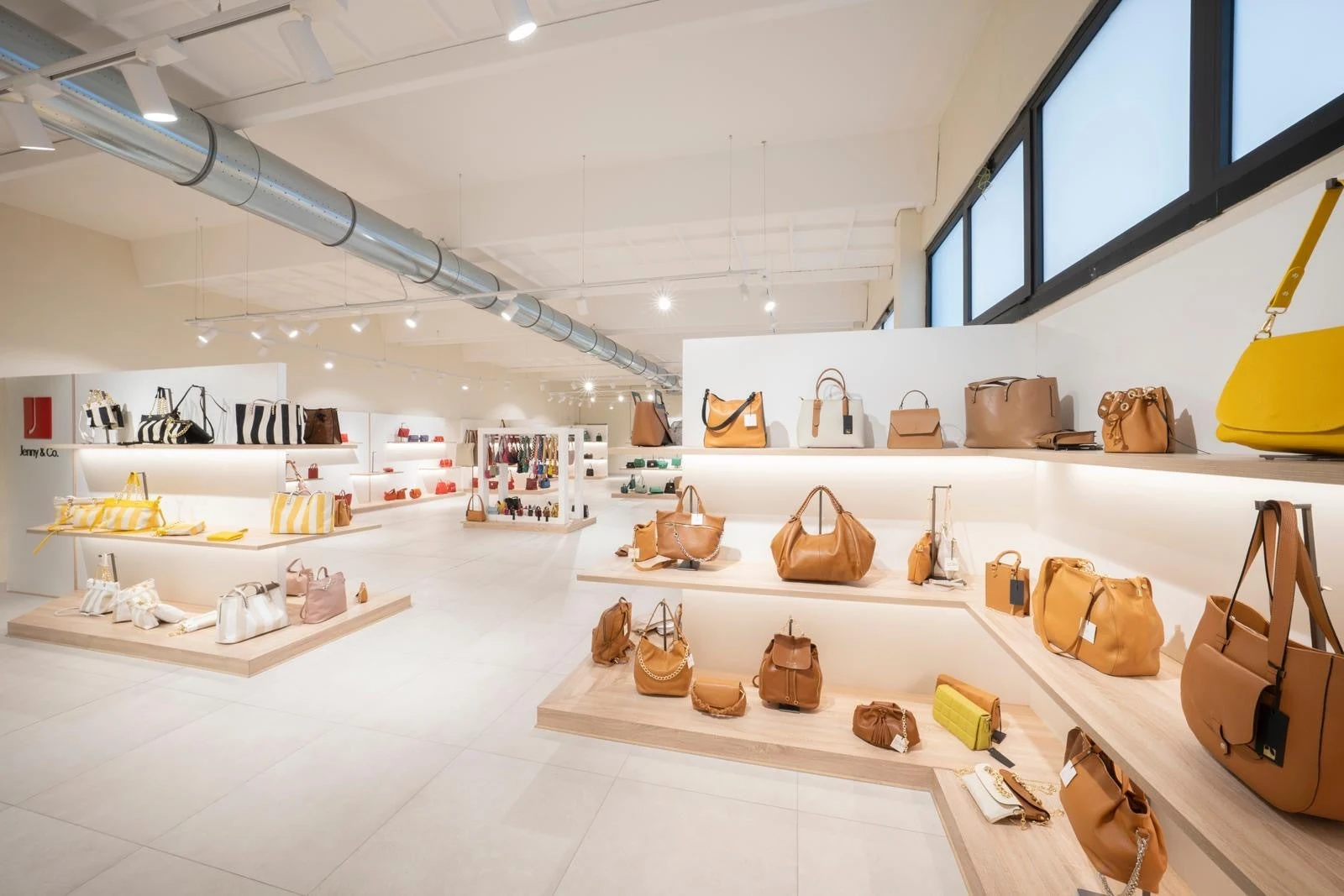 Atelier Bellariva — Design și dezvoltare Shopify · Migrare WooCommerce · Sincronizarea stocurilor