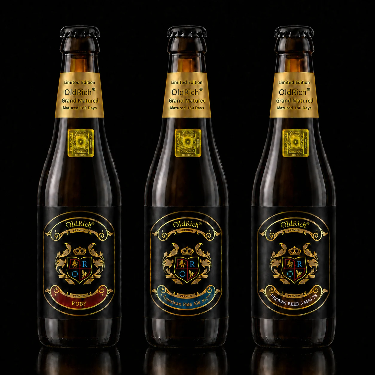 Trei sticle de bere OldRich Grand Matured cu etichete negre și aurii